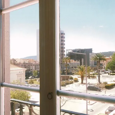 6/4 De Sado بيت ضيافة سيتوبال