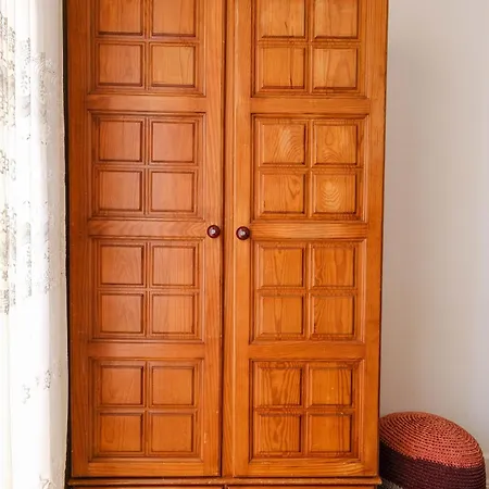 6/4 De Sado Guest house