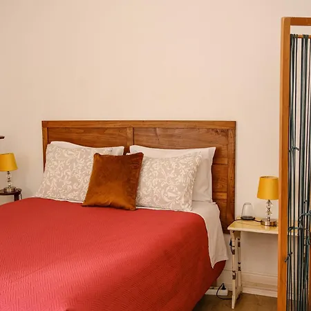 6/4 De Sado Guest house