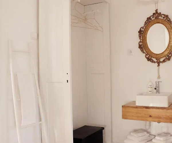 Pensión 6/4 De Sado 4*