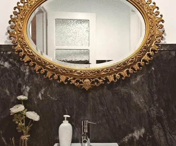 Pensión 6/4 De Sado 4*