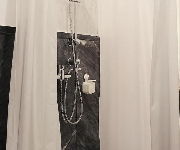 Pensión 6/4 De Sado 4*